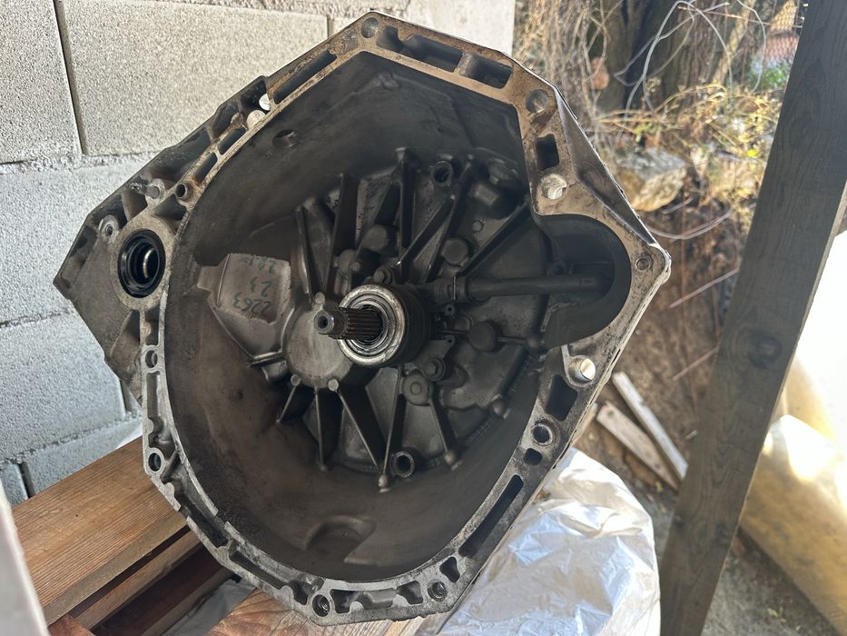 Скоростна кутия Nissan Juke F15 facelift фейслифт 1.5 dci 6 скорости