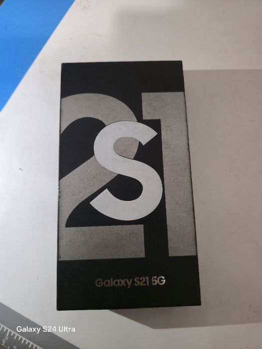 Samsung S21 256/8 в почти идеальном состоянии