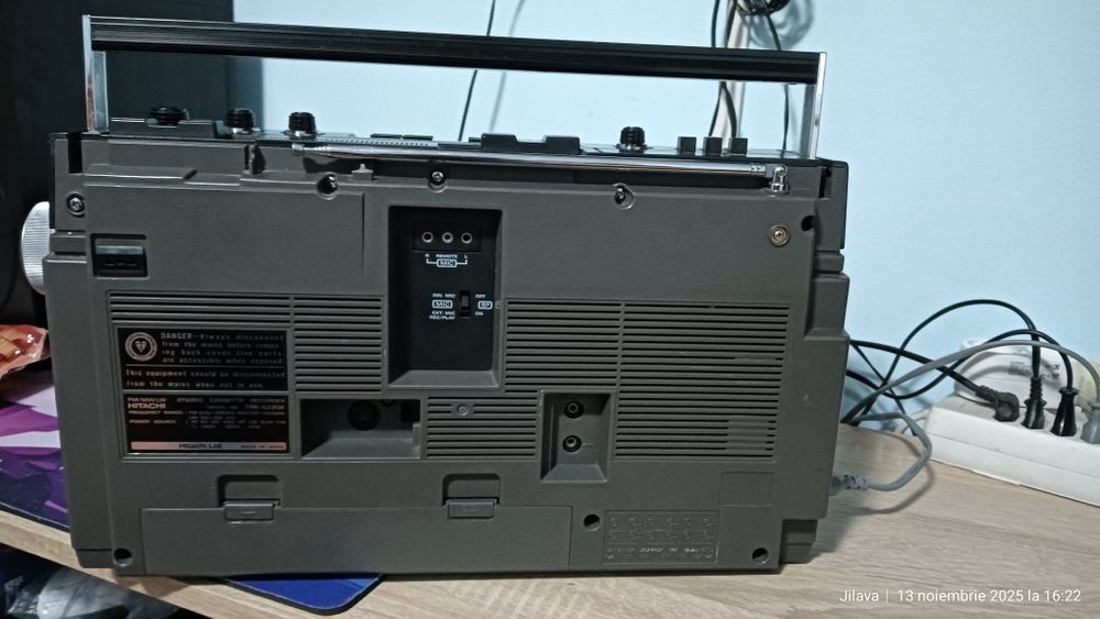 Radiocasetofon Hitachi