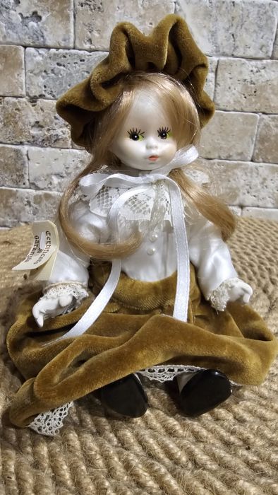 Порцеланова кукла