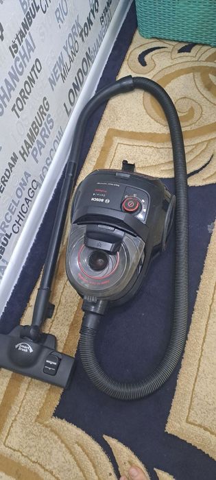 Пылесос BOSCH. В хорошым состояние