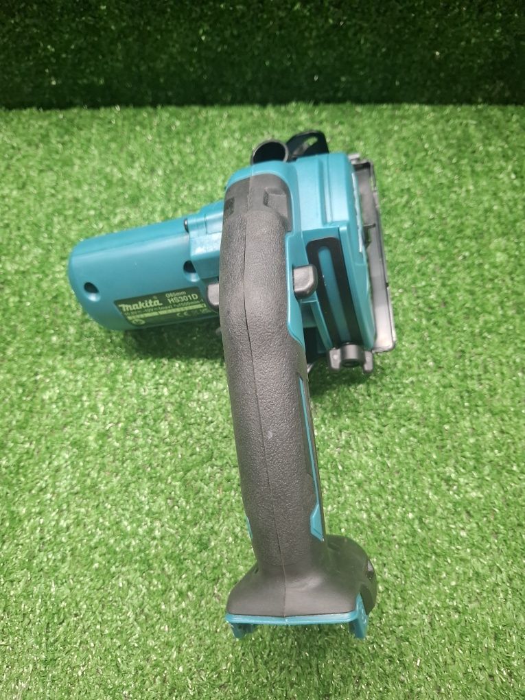 Чисто нов компактен циркуляр на Makita HS301DZ