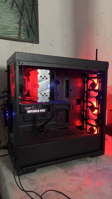 Konpyuter rtx s manitorom