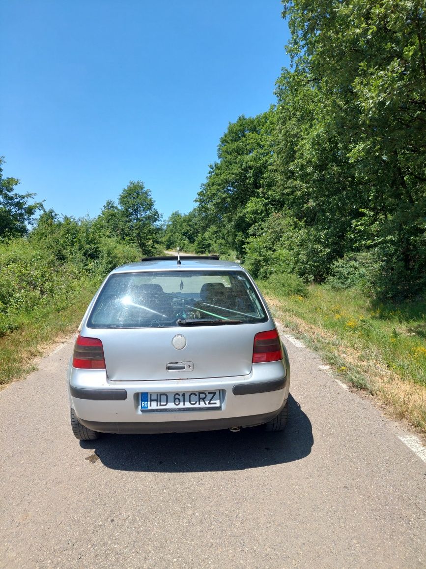 Vand golf 4 1.4 benzină