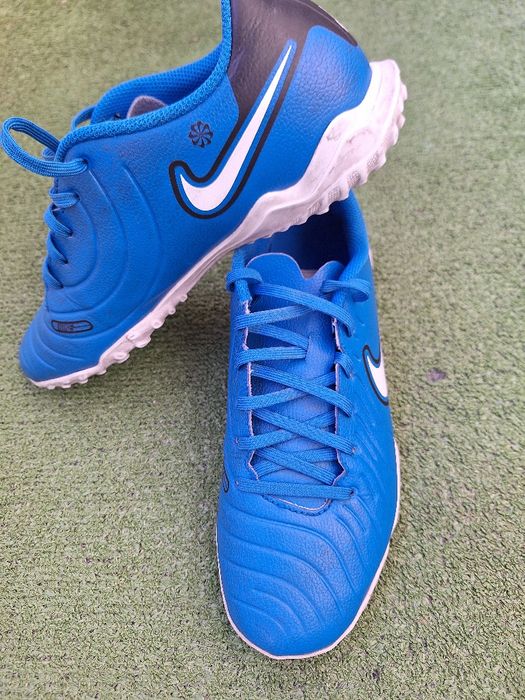 Футболни стоножки Nike Legend 10 Club TF