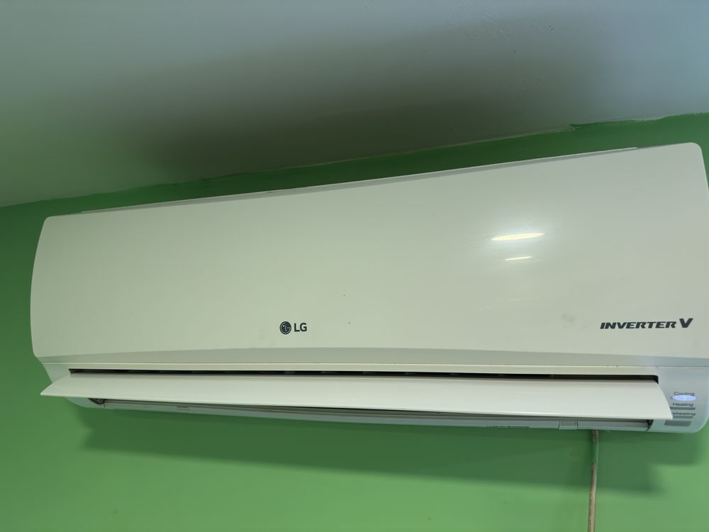 Климатик LG E12EM.NSH