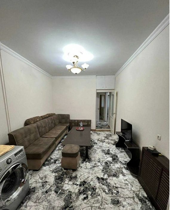 Zarafshon shahrida 11/26/x da 4xonali kvartira sotiladi 1-etaj