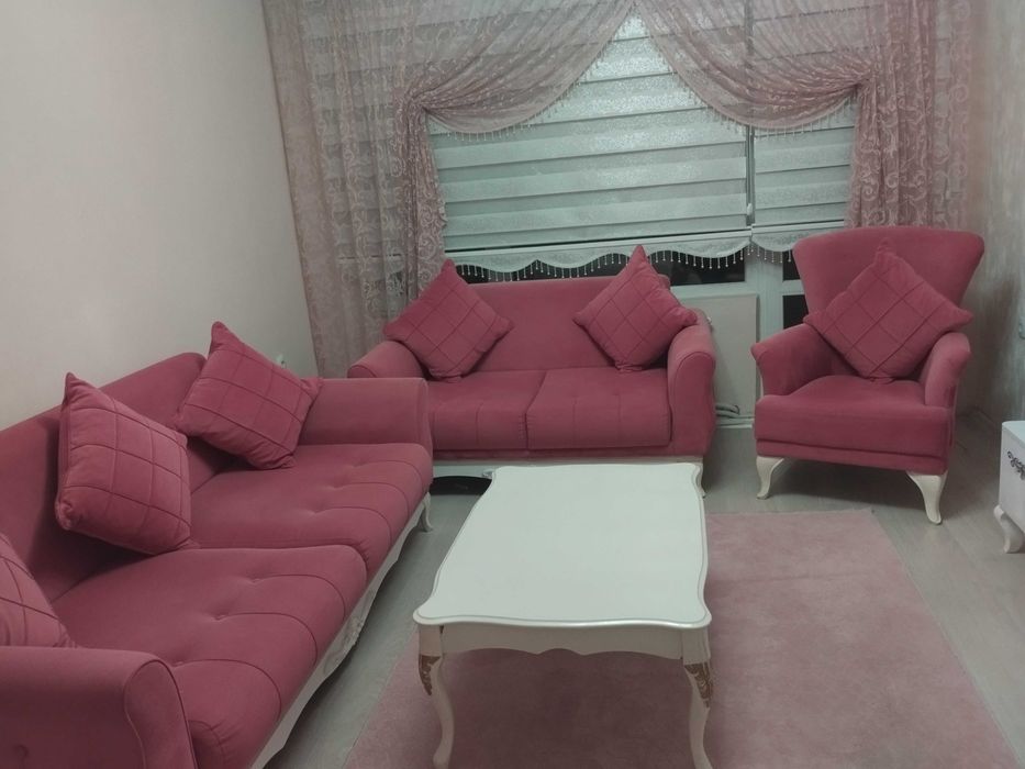 Продават се 1500 лв