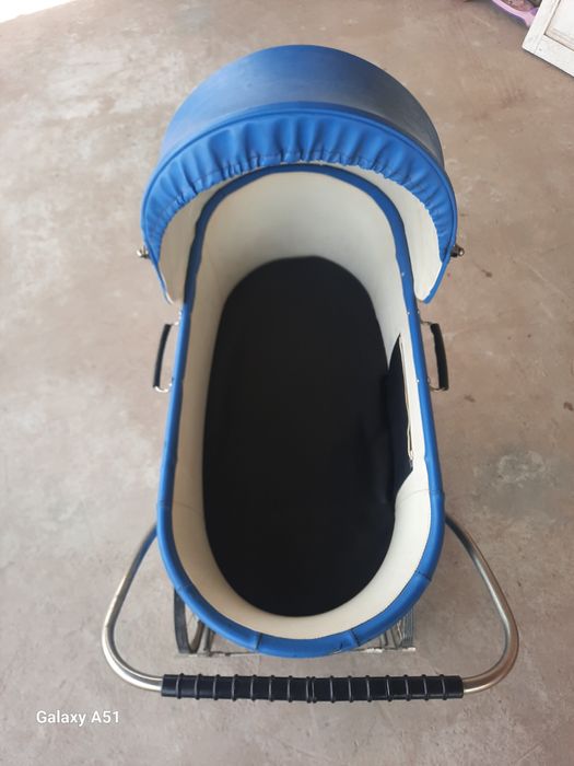 Коляска сатыладыыыыыыыыыыыыыыы