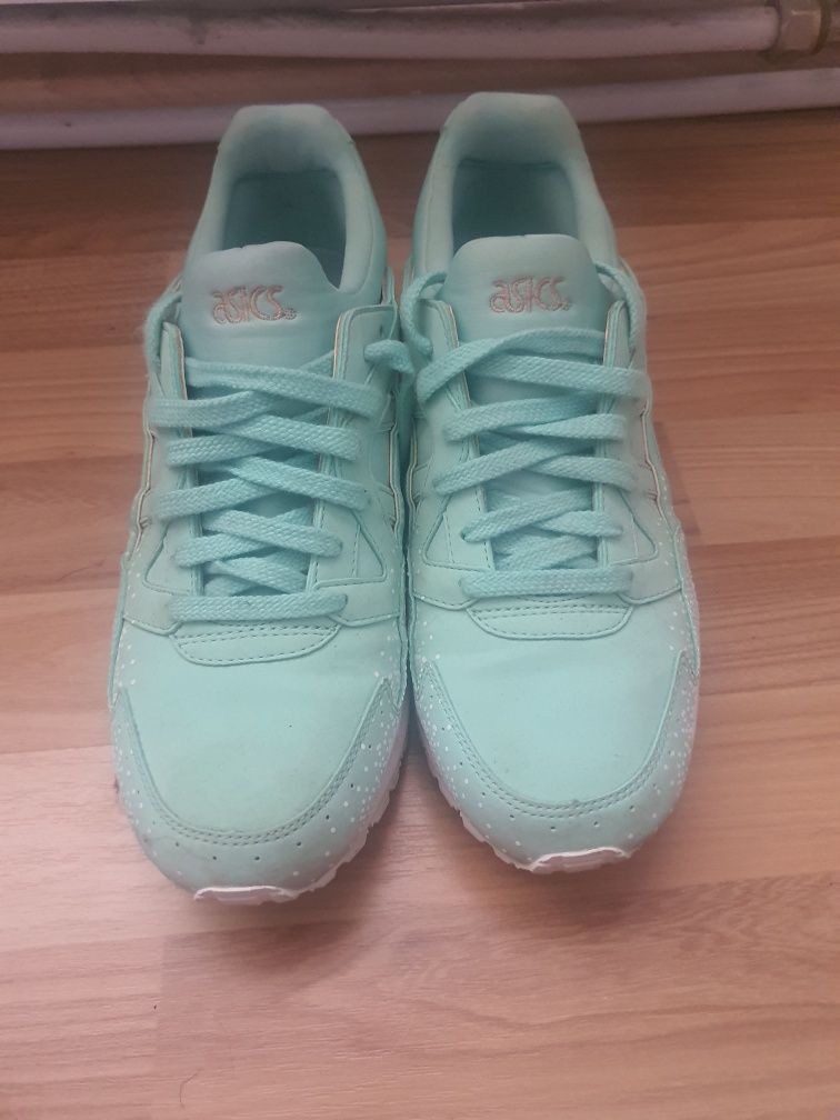 Маратонки ASICS   39.5