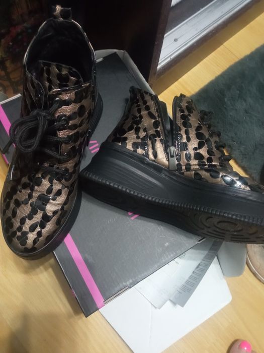 Ghete dama  purtă o singura data