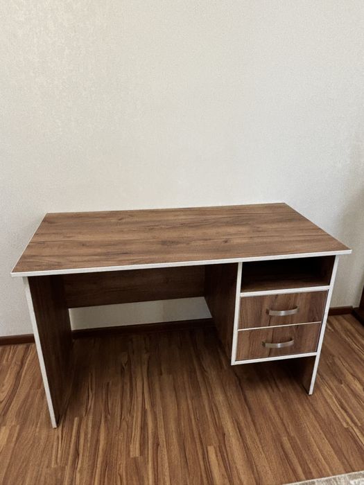 Продам столы письменные