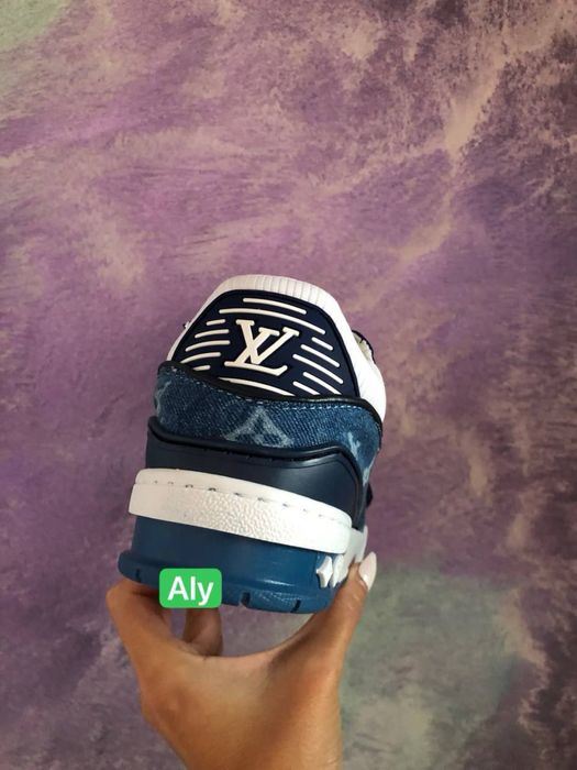 Adidasi Louis Vuitton
