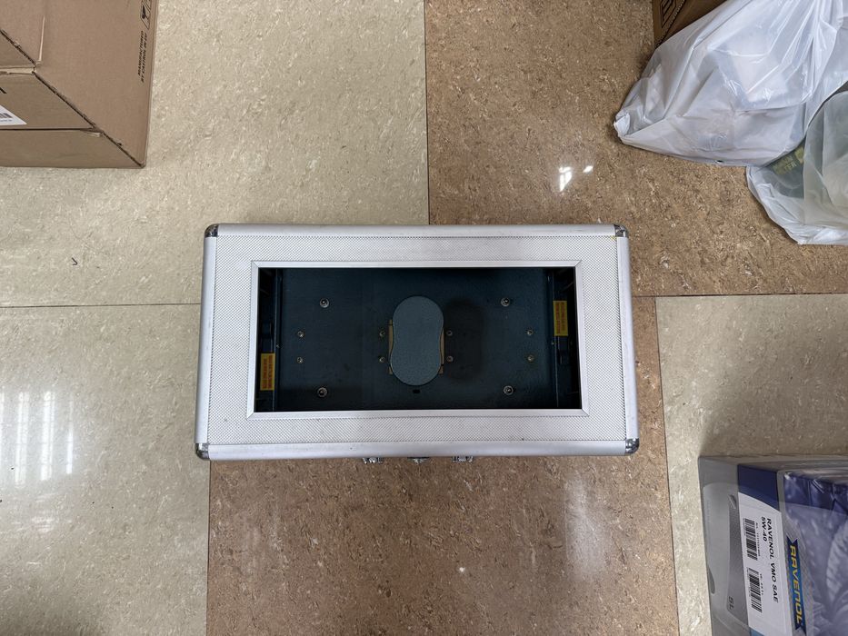 Dispenser botosei unica folosinta