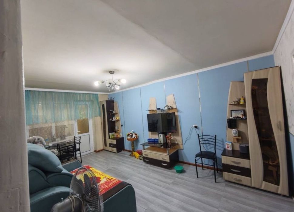 Срочно! Квартира на Мирабад-11 роддом 2/5/5 общ пл 52м ,балкон 2*6