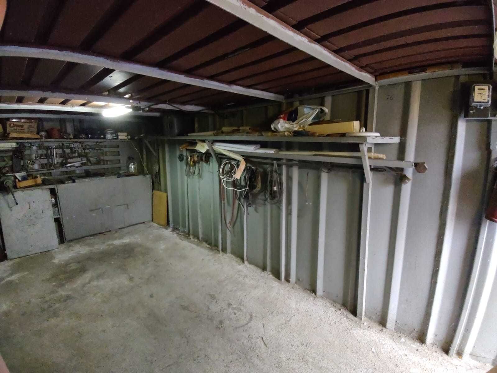 Garaj metalic, 19 mp, în Micro 16, langa scoala 10. Nu se închiriază