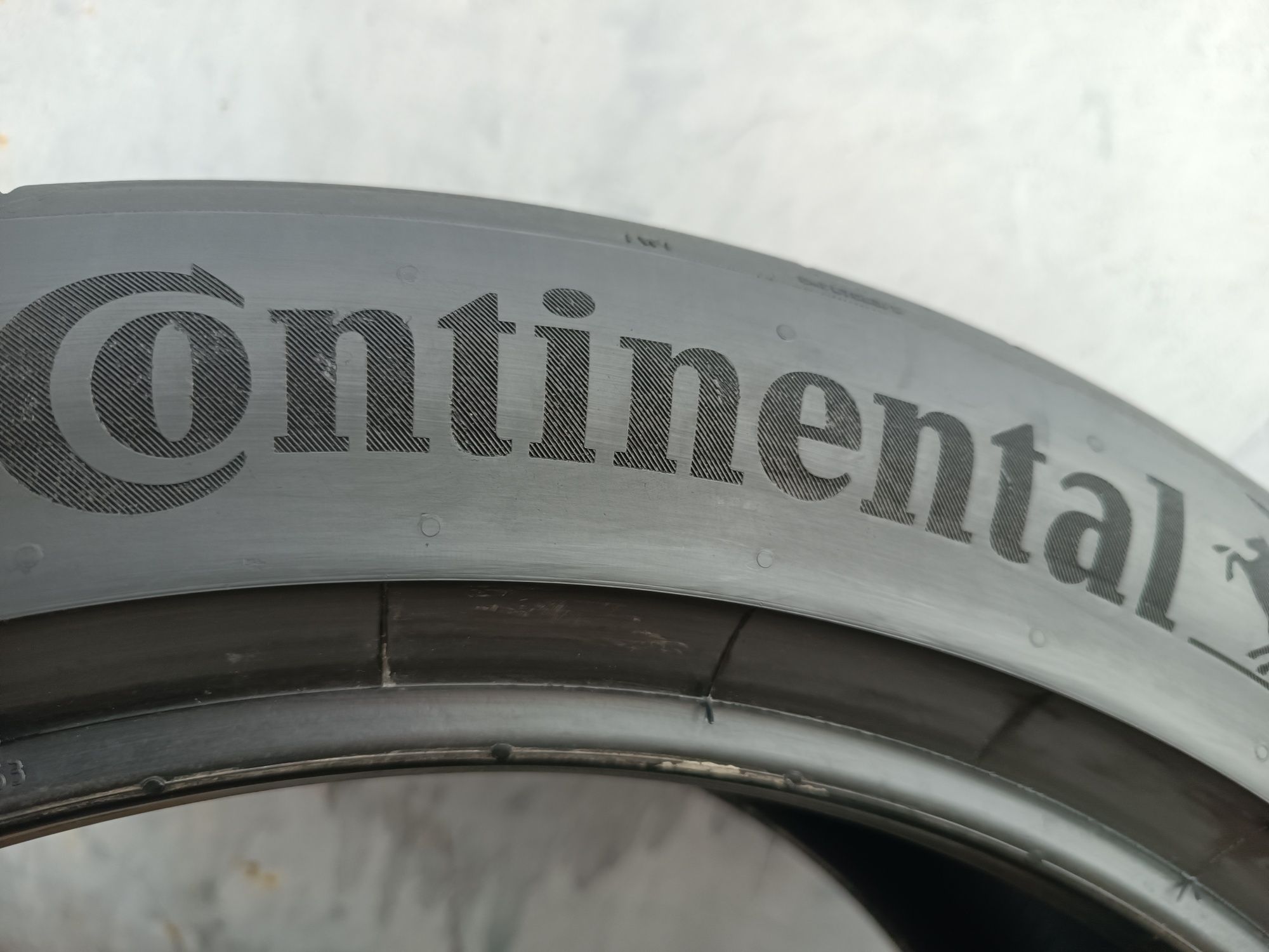 245/45/19 Continental Дот 1022