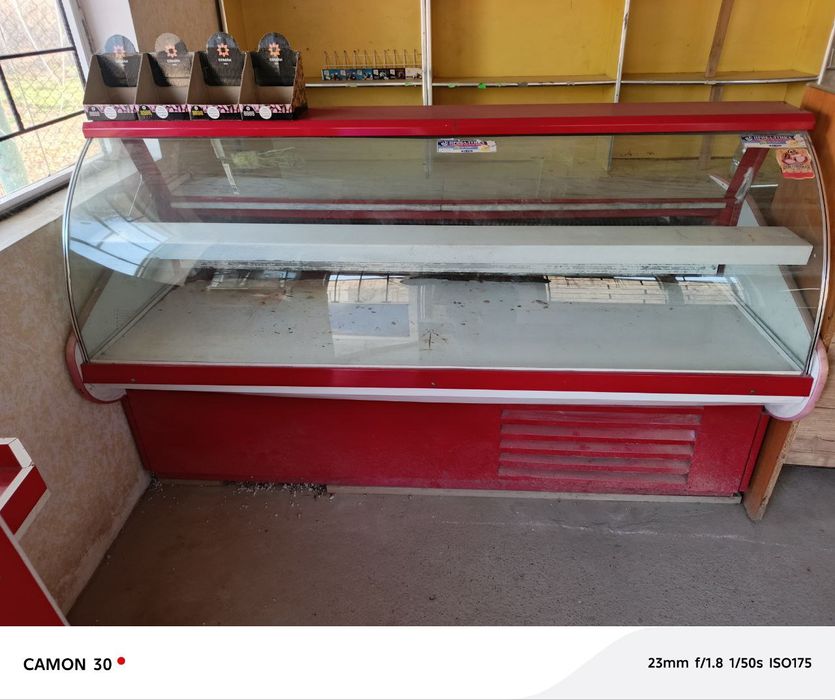 Холодильник витрина