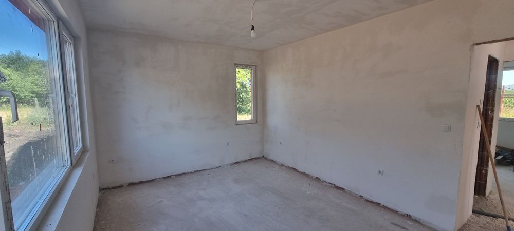 Къща в Божурище с.Хераково