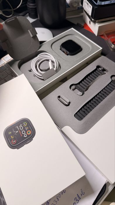 Apple Watch Ultra 2 49mm Black Ti Black Ocean Band