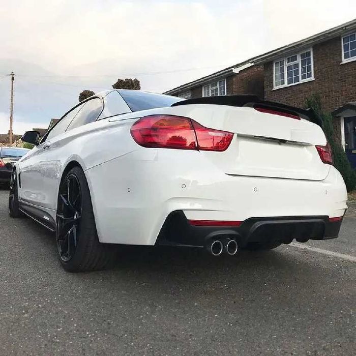 Eleron Lip Codita Portbagaj BMW Seria 4 F33 F83 Model M4, Negru Lucios