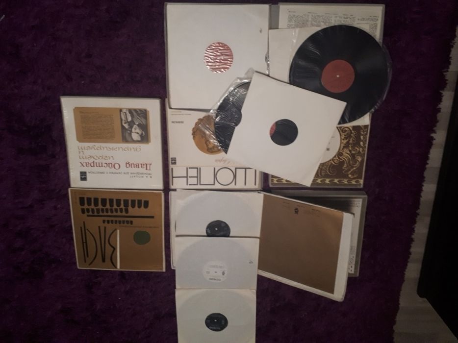 Vand discuri vinil noi