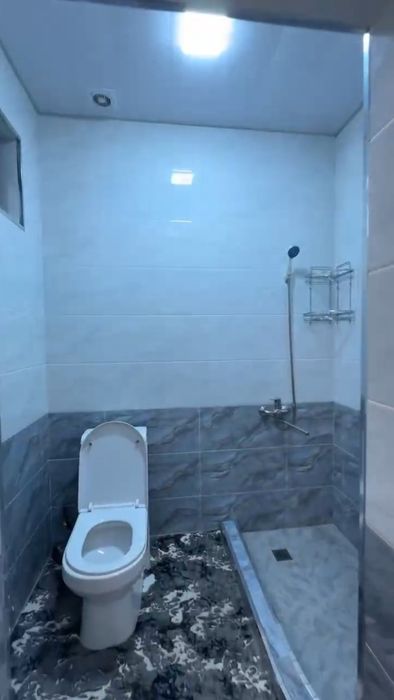 Uchastka sotiladi yengi toshmi tarafda