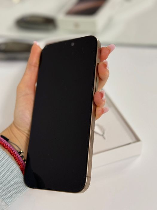 iPhone 16 Pro Max -256 GB - Titan Deșertic