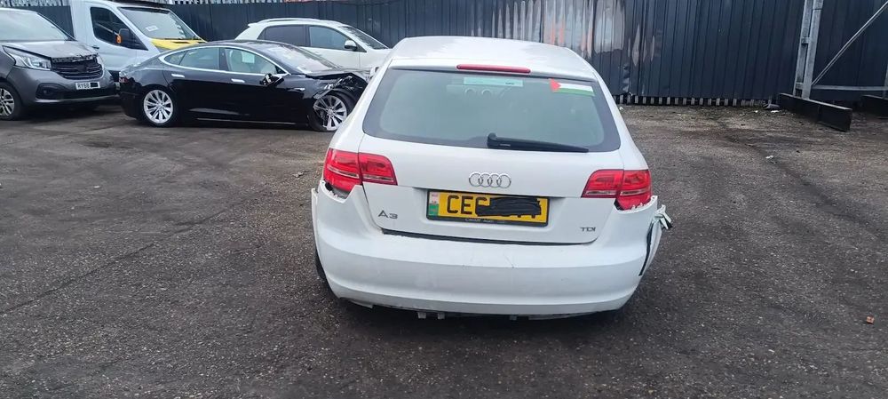 Dezmembrari / Dezmembrez Audi A3 1.6 CAYC cutie viteze LUB cod culoare LY9C