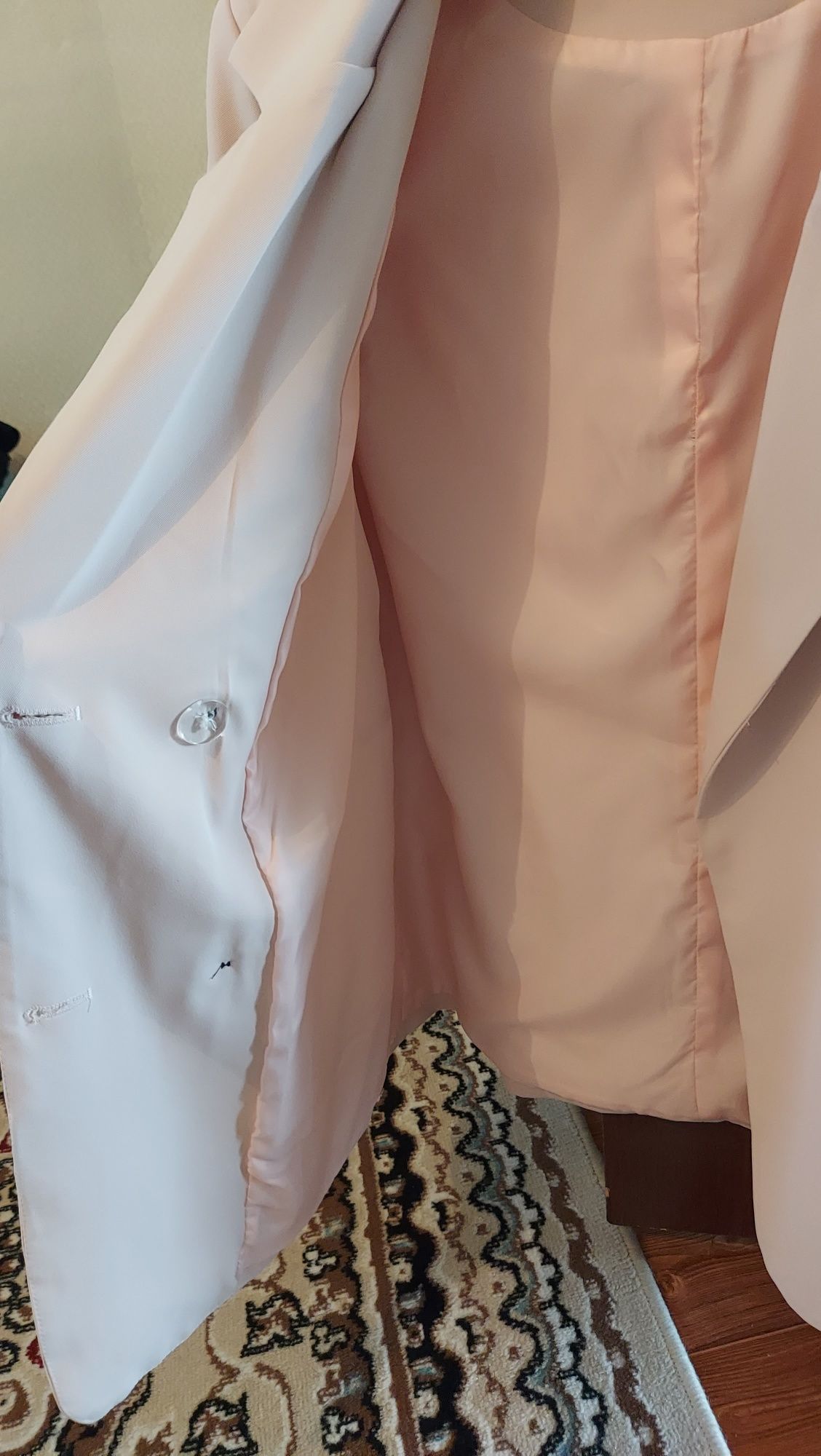 Женский пиджак бледно розовый цвет
