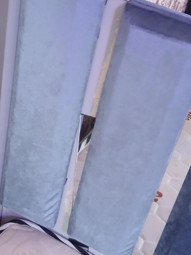 Kravat,tumba va shkaf