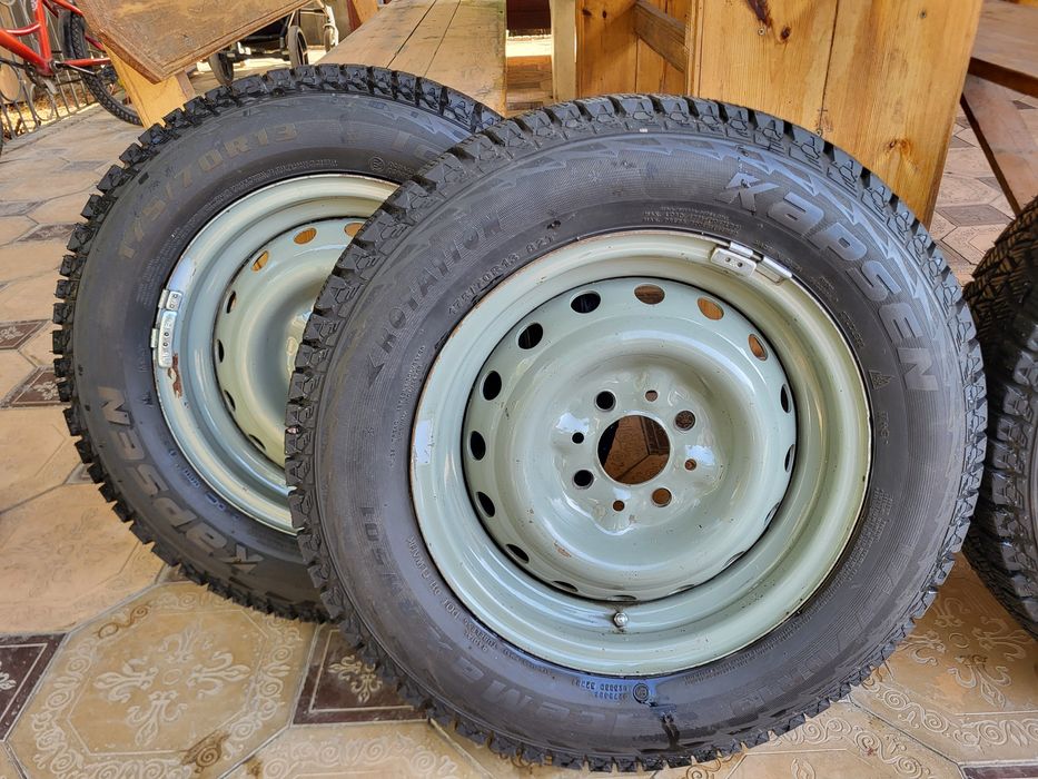 Зимние шины и диски клмплект р13