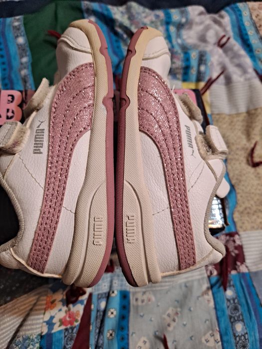 Adidasi puma copii mărimea 26 virsta 5-6 ani.