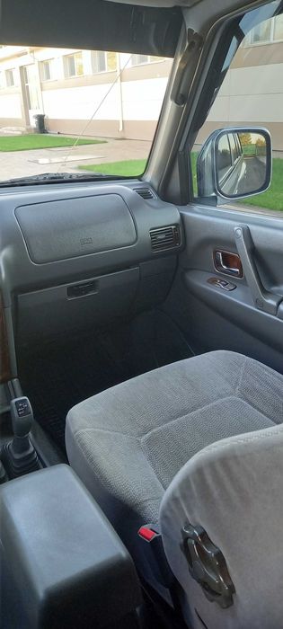 Мицубиши Паджеро 2,5