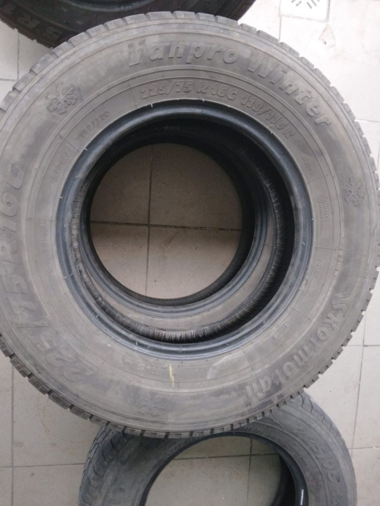 Anvelope /cauciucuri 225 75 r16 C în stare foarte buna