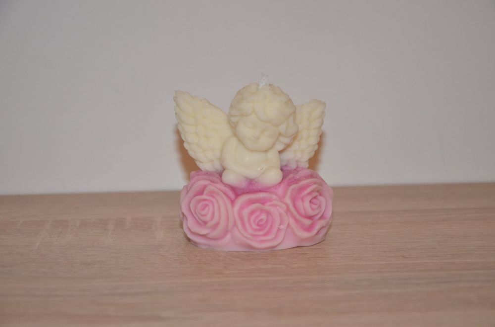 Lumânare în forma de inger