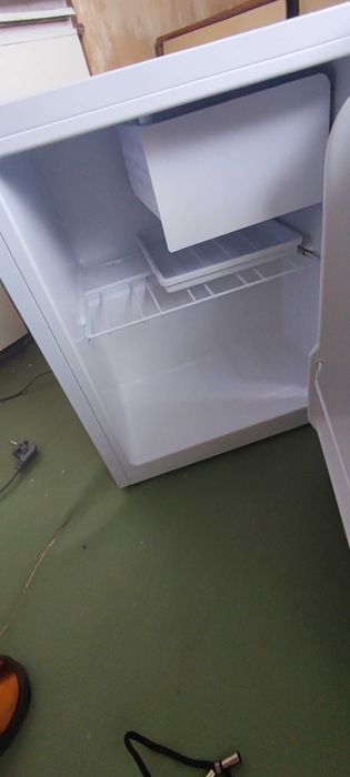 Хладилник з фризьор мини бар KLARSTEIN 40л