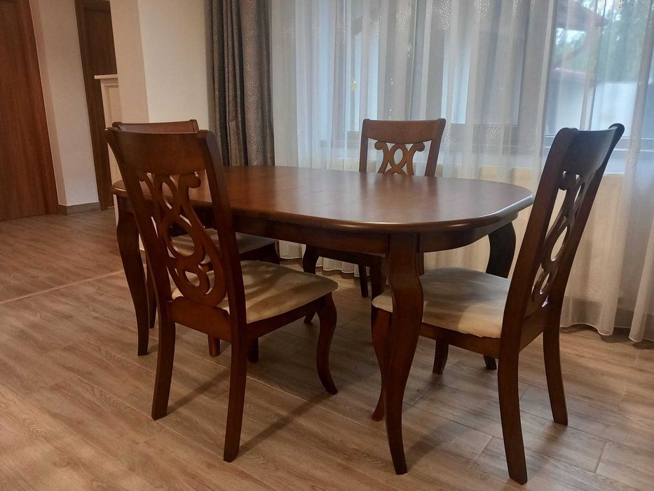 Masă extensibilă lemn masiv vintage+4 scaune tapițate stare impecabilă