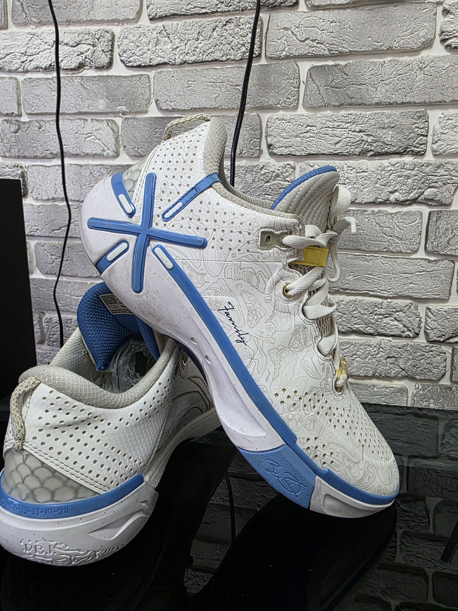 Оригинальные кроссы Li-ning