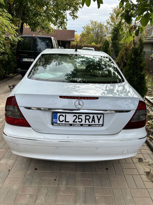 Vind Mercedes E200 2,2 diesel full , trapa