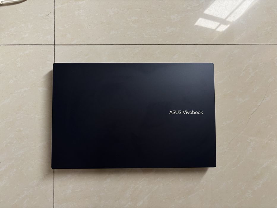 Продавам лаптоп Asus Vivobook X1502ZA-EJ2174