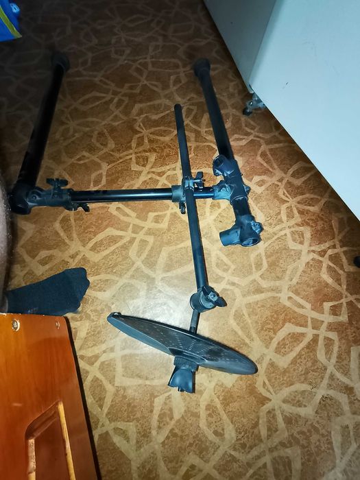 ЕЛ. Барабани Alesis Kit На части