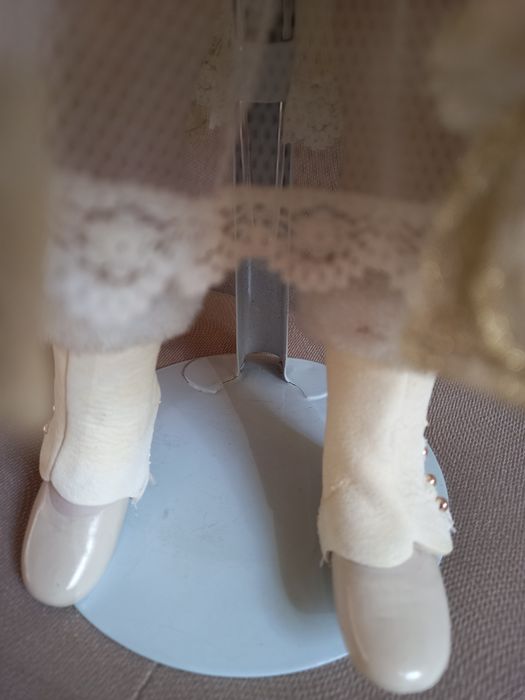 Порцеланова кукла