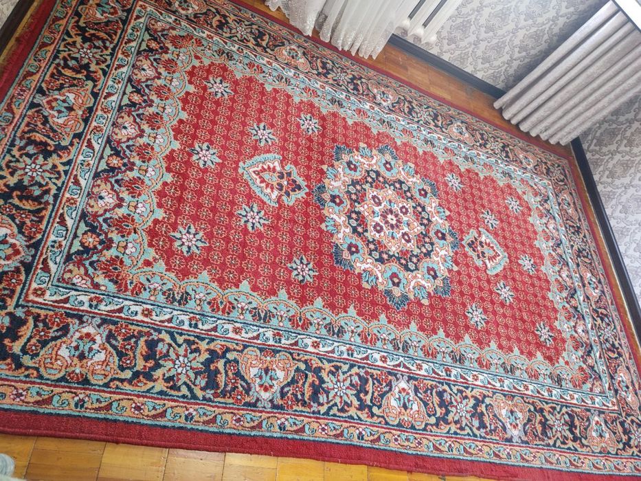 Gilam sotiladi   2/3 li