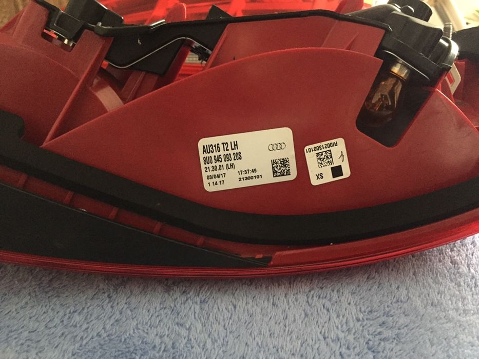 Stop stanga-dreapta Audi Q3 8U0945093 8U0 945 093