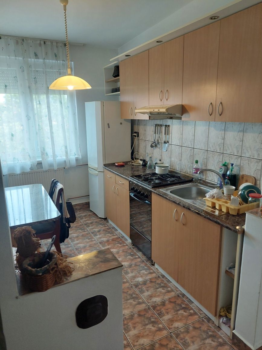 Vand apartament 2 camere ultracentral strada Republicii, Oradea