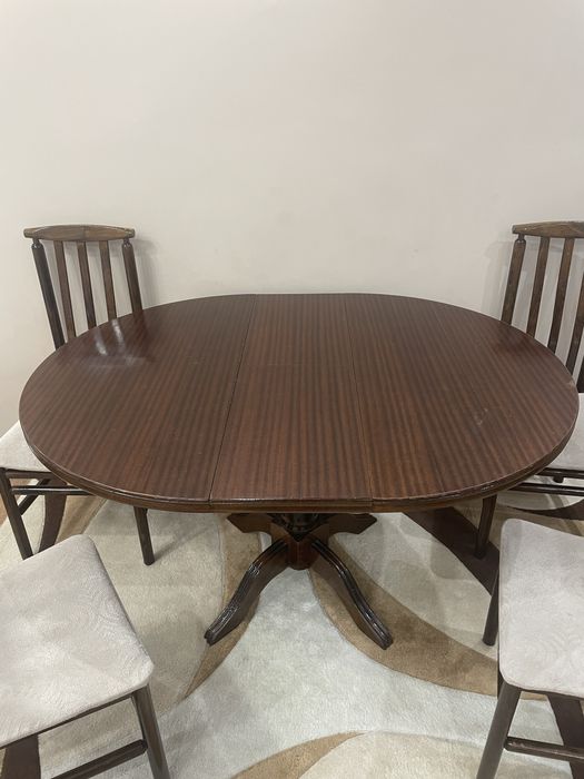 Кухненска маса + 5 стола