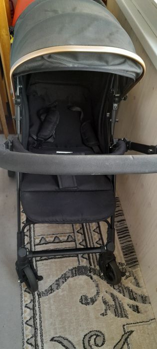 Продаётся прогулочная коляска