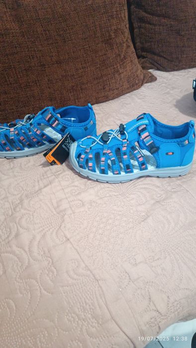 Детски сандали 34 размер нови