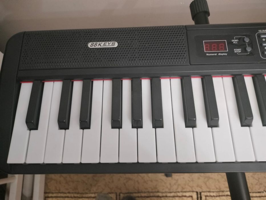 Синтезатор 88 клавиш